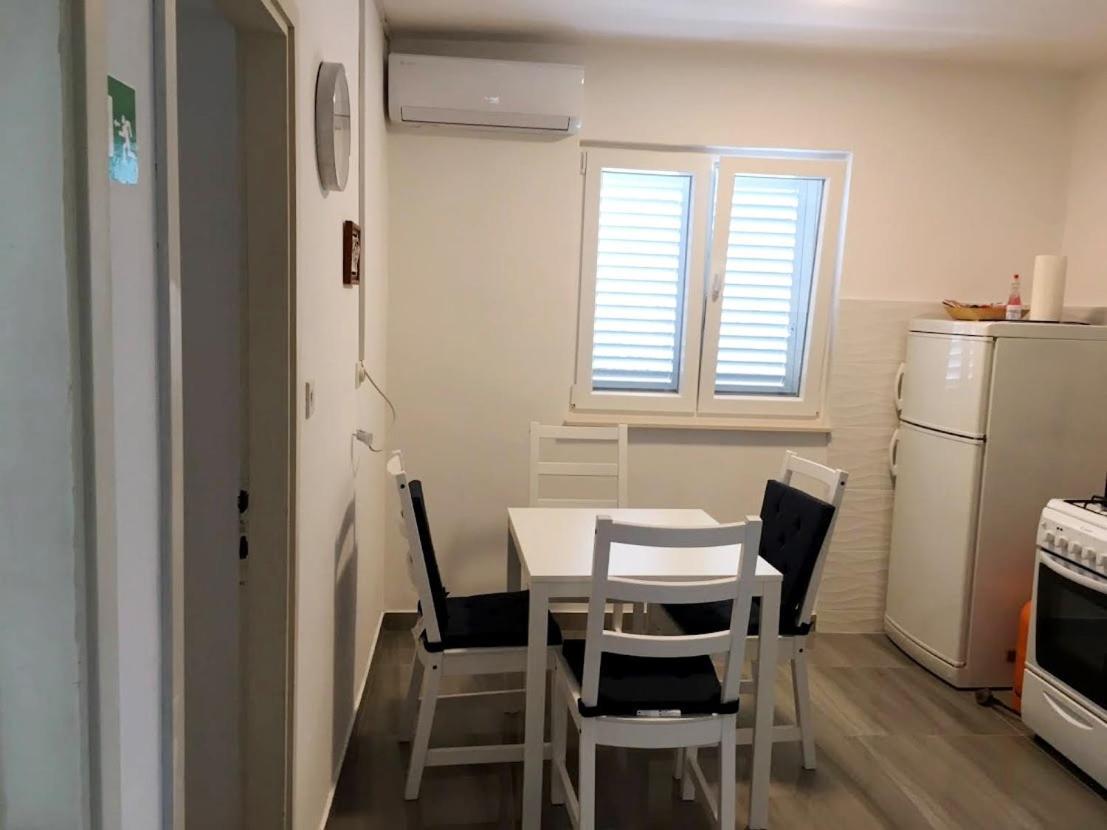 פירובאץ Apartments Nada מראה חיצוני תמונה